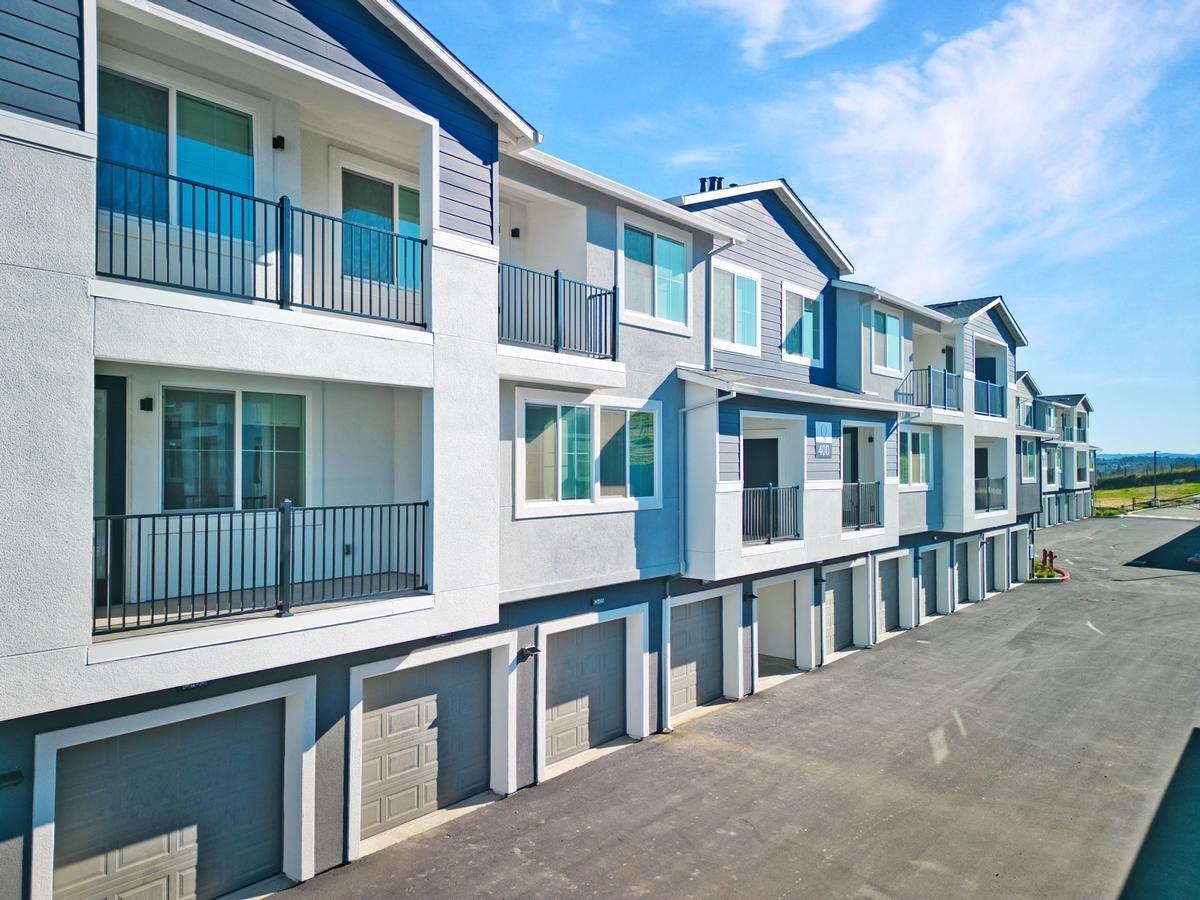 300 Opus Lane - Photo 3 of 50