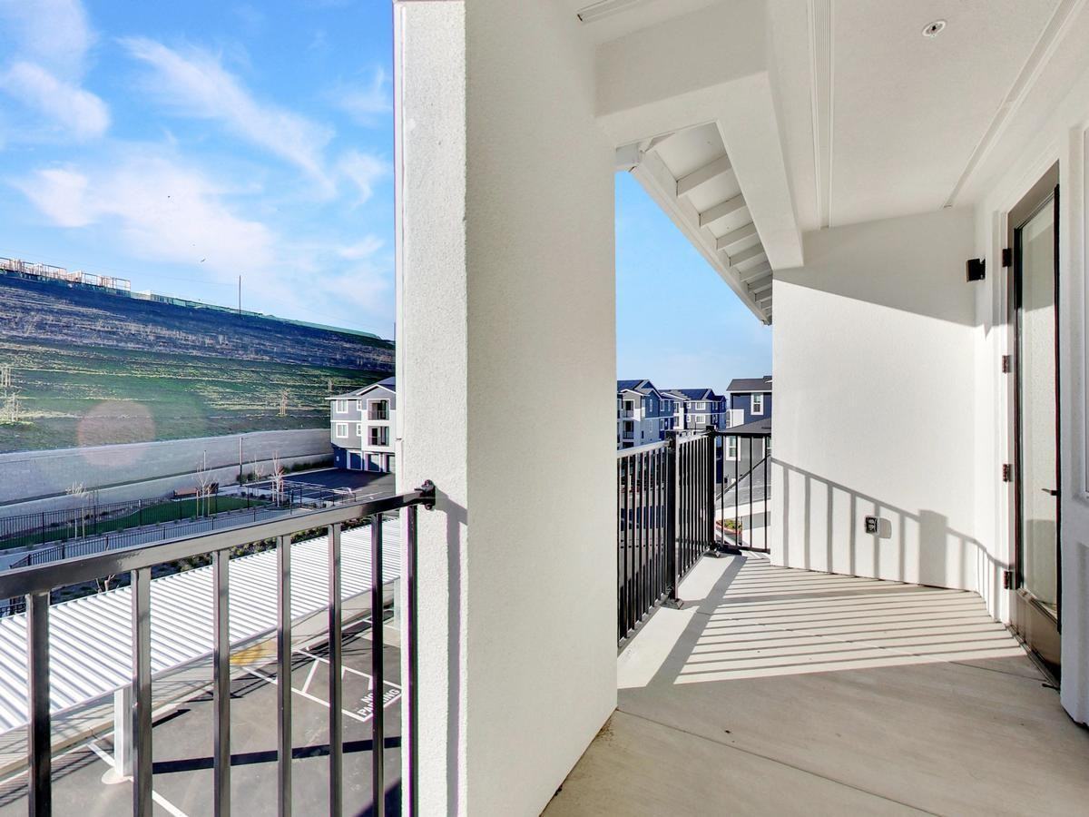 300 Opus Lane - Photo 6 of 50