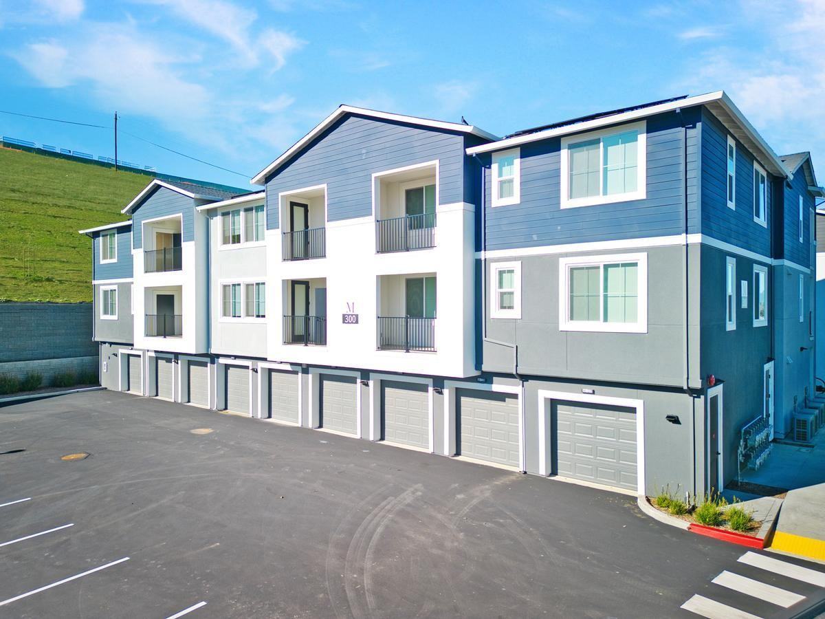 300 Opus Lane - Photo 4 of 50