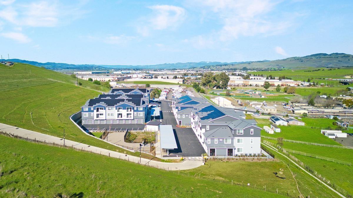 300 Opus Lane - Photo 7 of 50