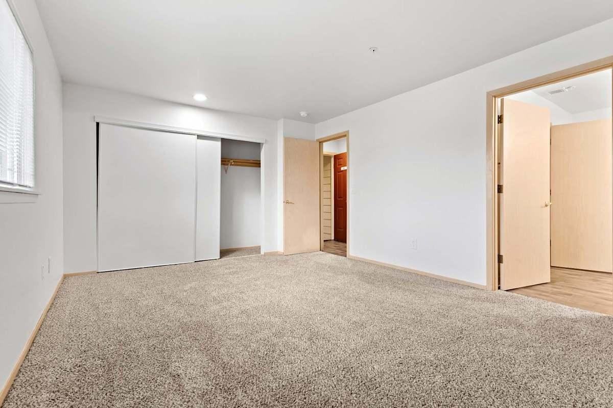 306 Ne 104th Ave - Photo 4 of 50