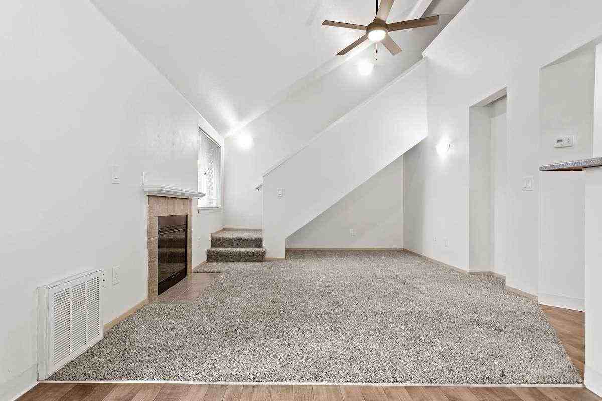 306 Ne 104th Ave - Photo 4 of 50