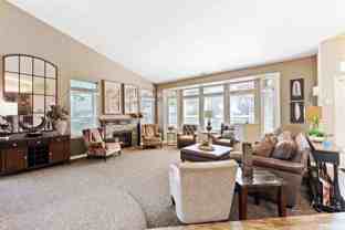306 Ne 104th Ave - Photo 1 of 1