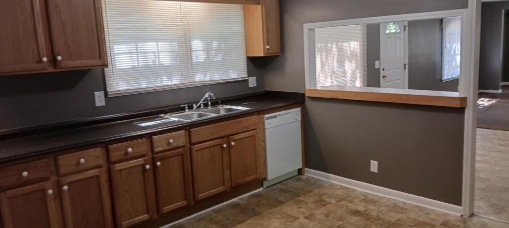 25 EAST BELVUE ROAD - Photo 6 of 28