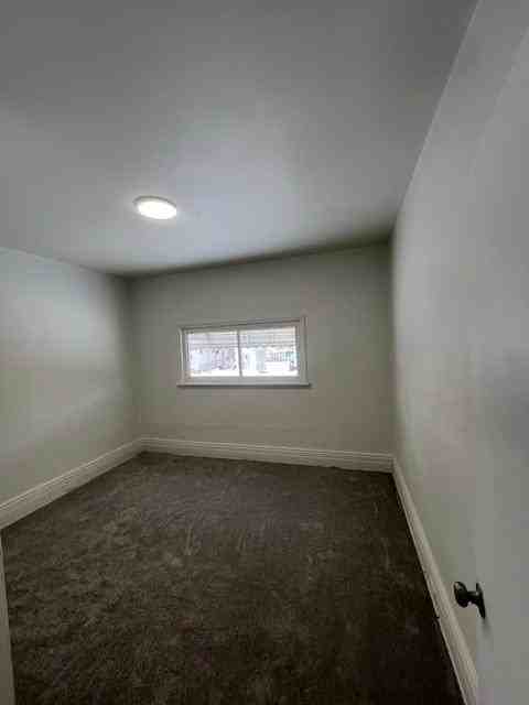 447 E 27th St - Photo 5 of 10