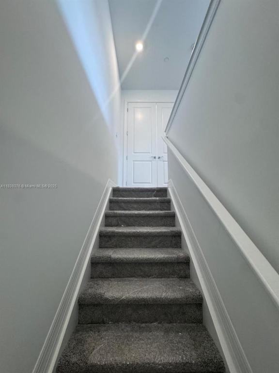 Nw 82nd Ter - Photo 3 of 10