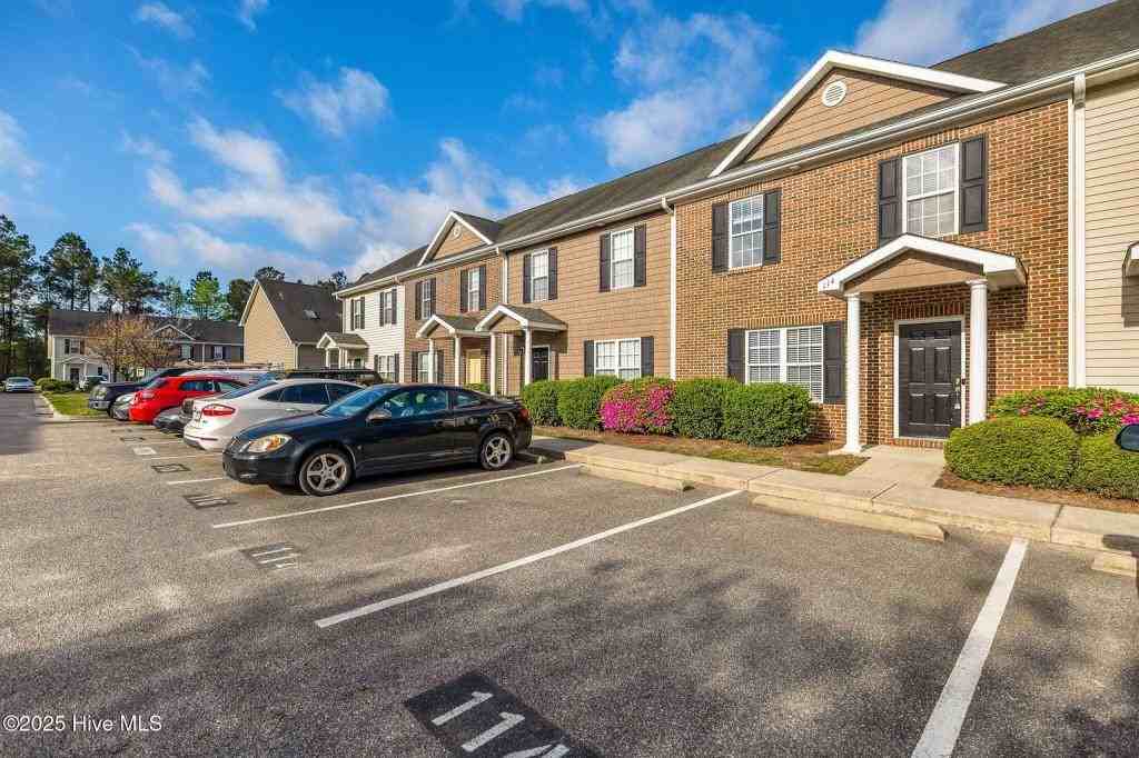 114 Lincoln Place Cir - Photo 2 of 22