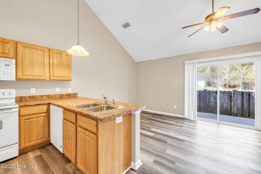 114 Lincoln Place Cir - Photo 7 of 22