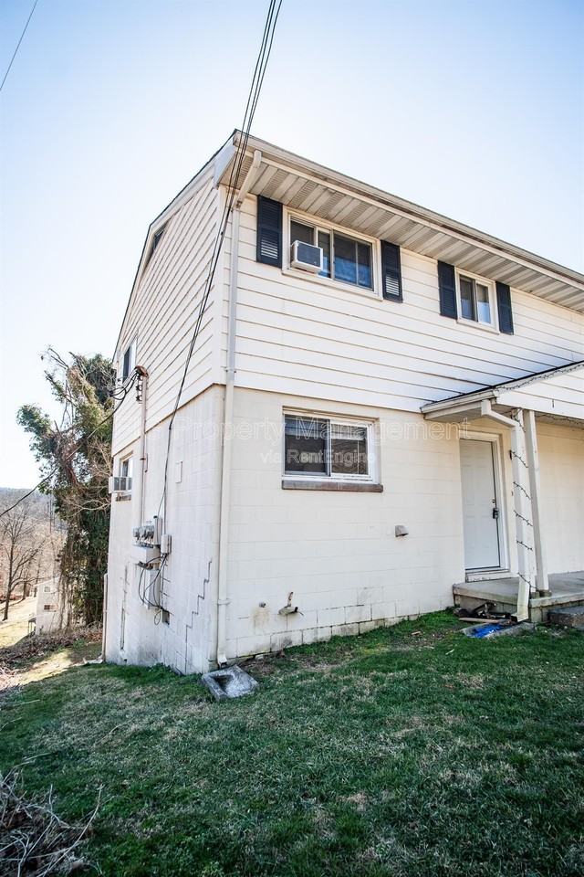 127 Upper Airbase Ln #1 - Photo 2 of 18