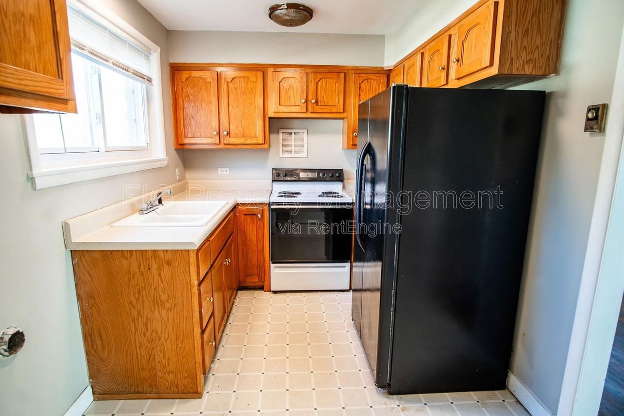 127 Upper Airbase Ln #1 - Photo 4 of 18