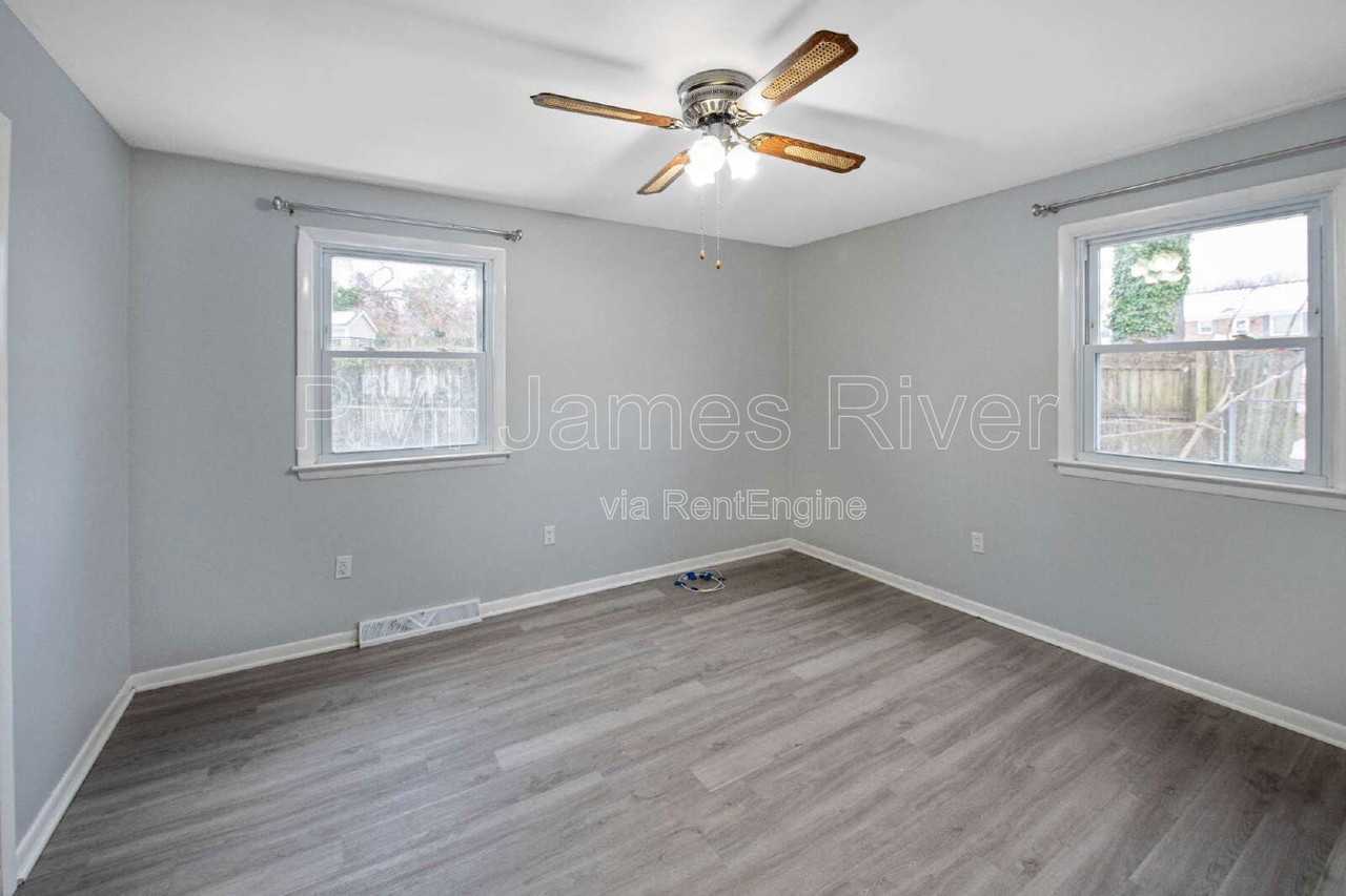 919 Laurel Rd - Photo 5 of 9