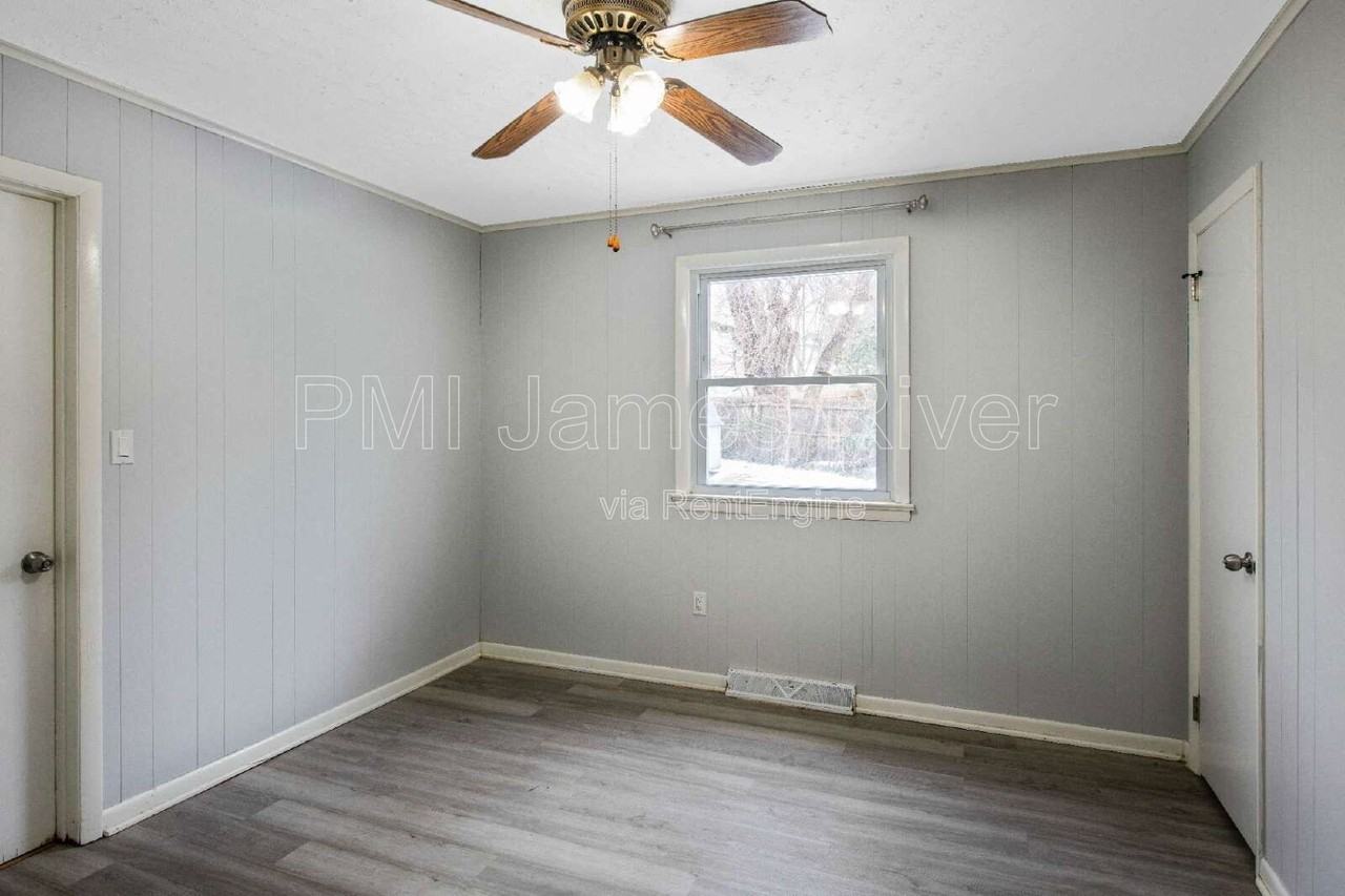 919 Laurel Rd - Photo 7 of 9