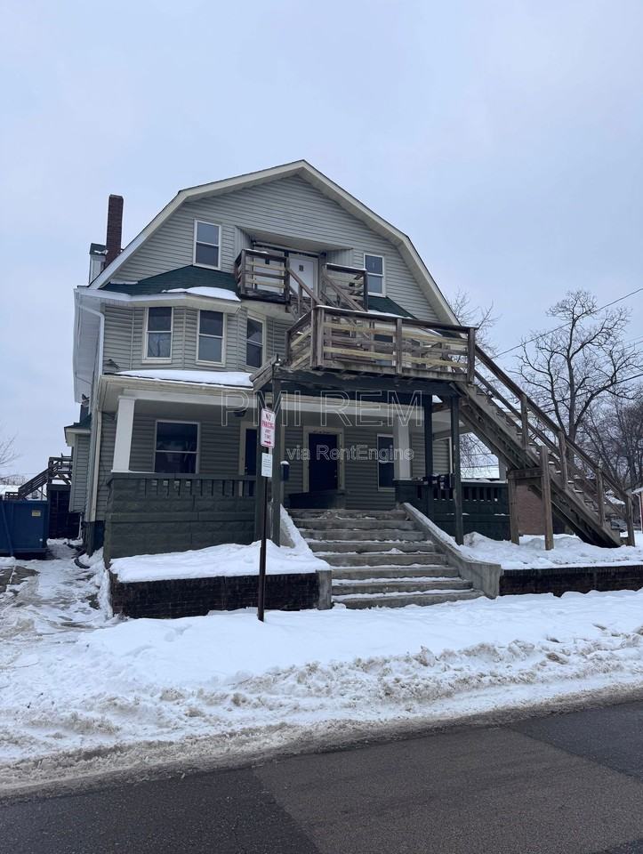 472 Sumner St #3 - Photo 2 of 12