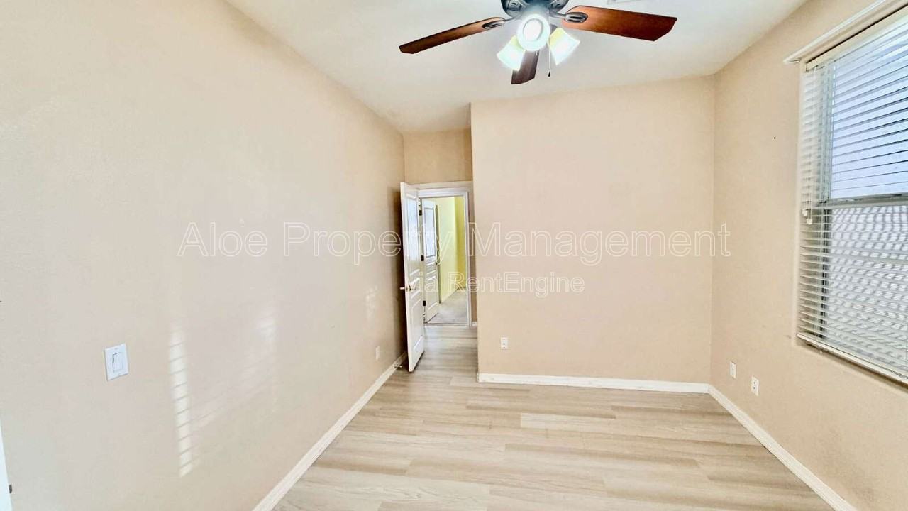 1543 S Sean Ct - Photo 6 of 42