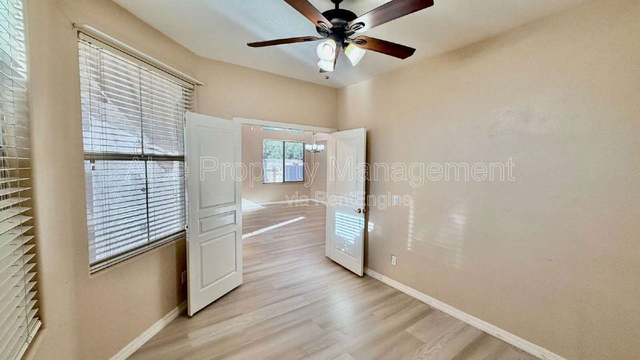 1543 S Sean Ct - Photo 7 of 42