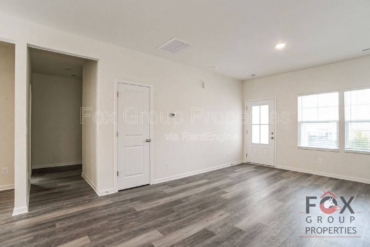 523 Locust St #B - Photo 5 of 18