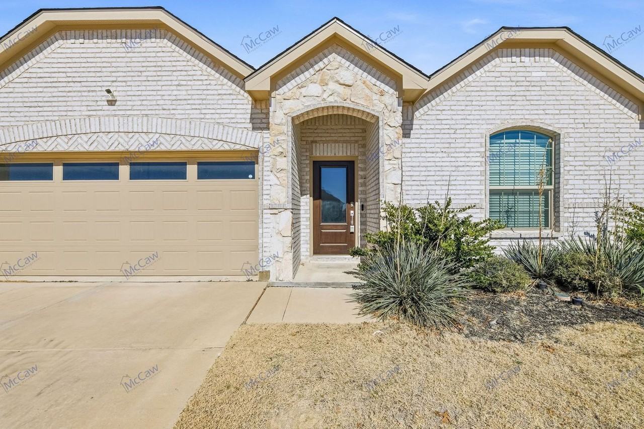 2528 Starwater Dr - Photo 2 of 29