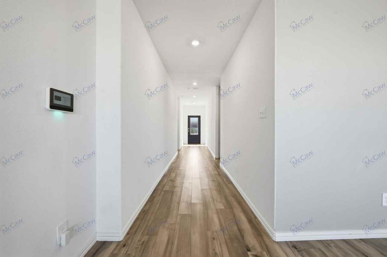 2528 Starwater Dr - Photo 3 of 29