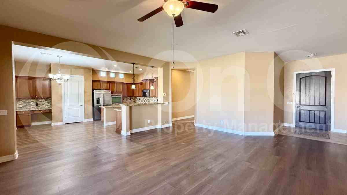 3146 E Coconino Dr - Photo 4 of 22