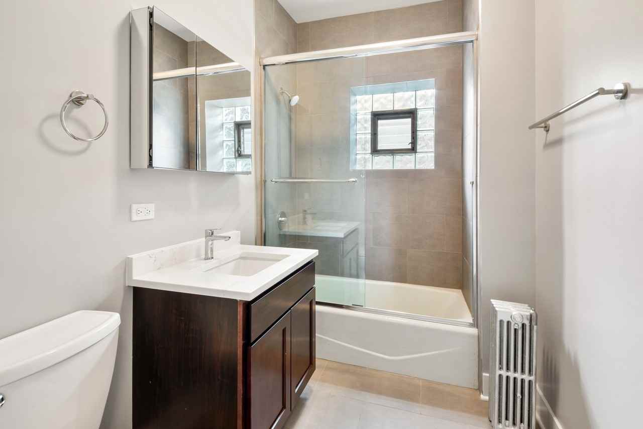 4319 N Dayton St #2 - Photo 3 of 28