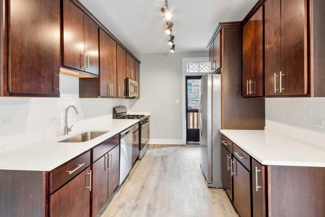 4319 N Dayton St #2 - Photo 6 of 28