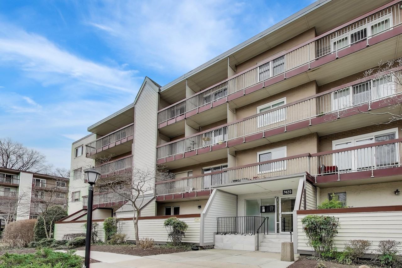 7420 Lakeview Dr #205