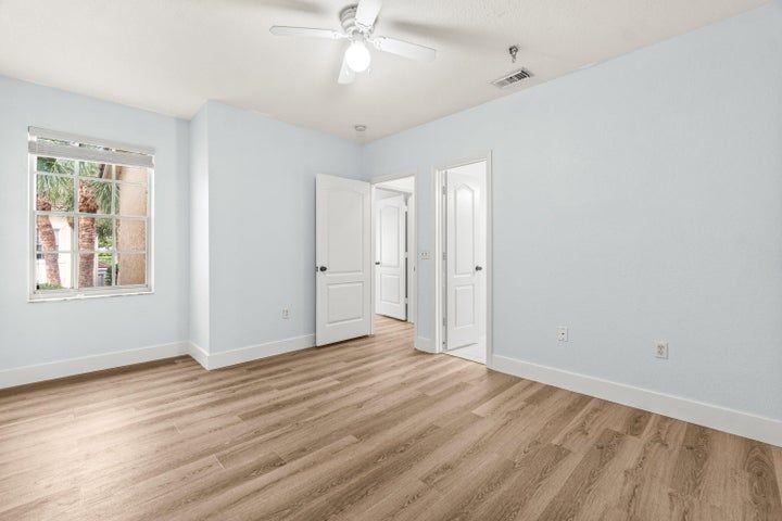 1503 Belmont Pl - Photo 4 of 7