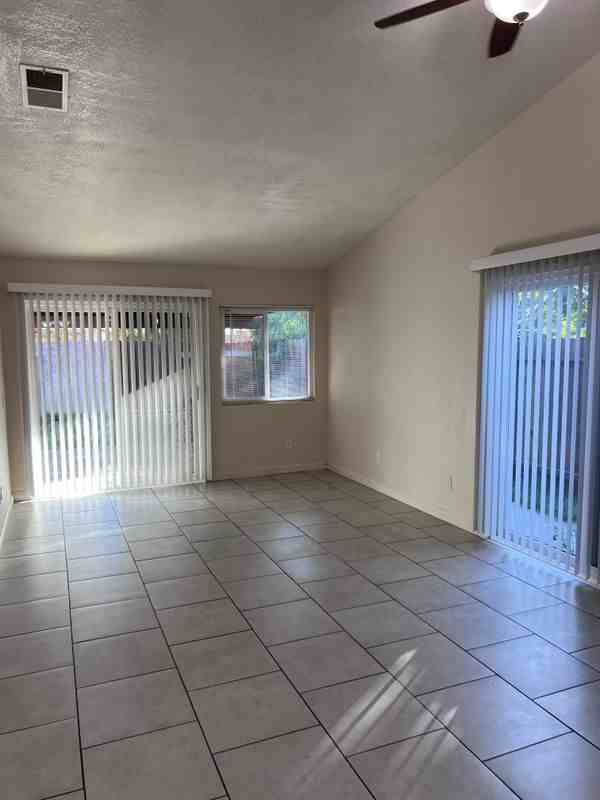 13201 Lakota St - Photo 5 of 19