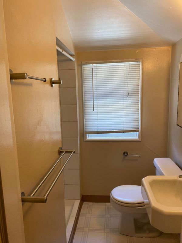 618 Benton St ##A - Photo 3 of 5