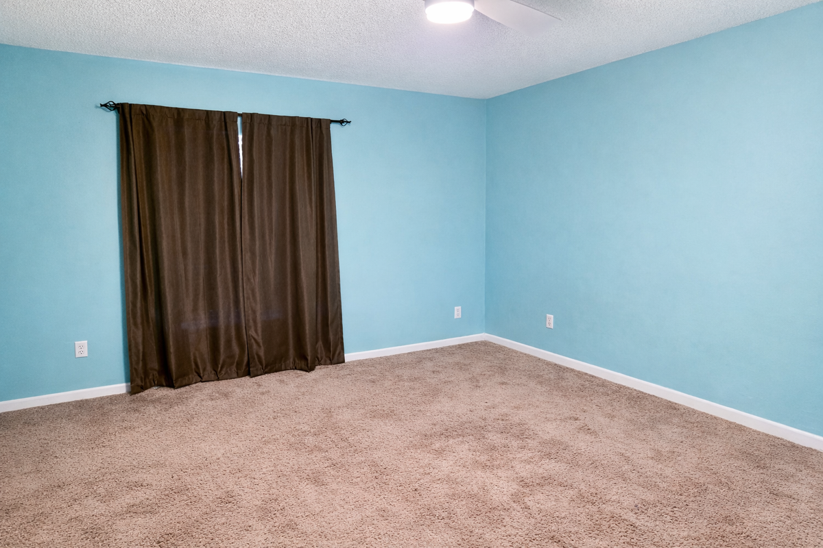 856 Creekway Ct - Photo 3 of 12