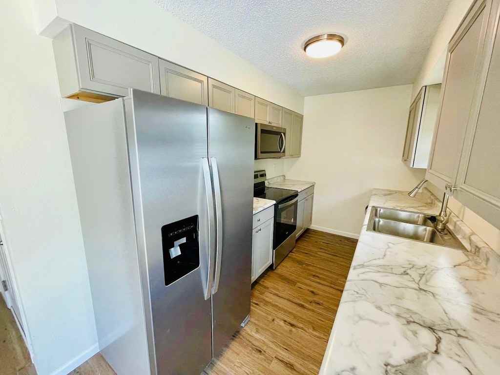 1401 Chancellor Dr #1403 - Photo 4 of 16