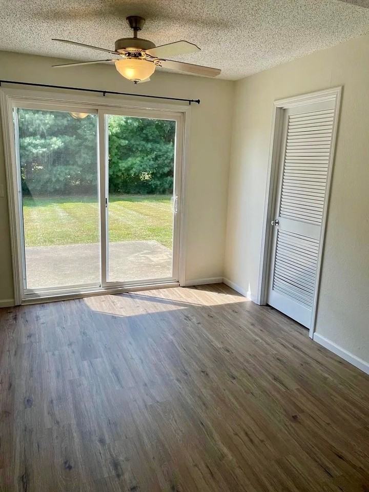 1401 Chancellor Dr #1403 - Photo 7 of 16