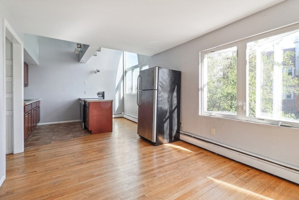 255 East Ave - Photo 5 of 9