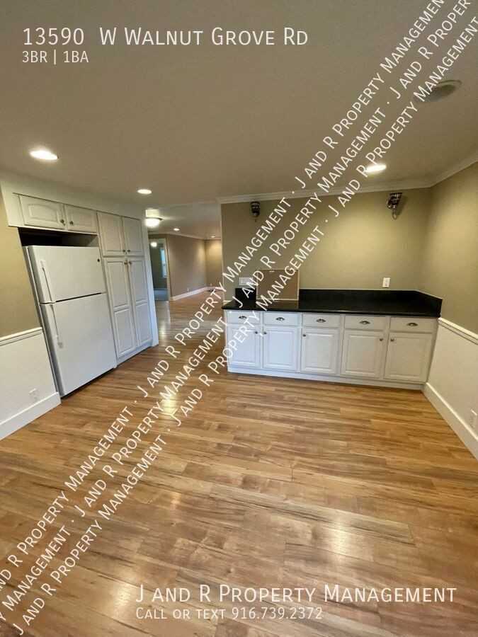 13590 W Walnut Grove Rd - Photo 2 of 16