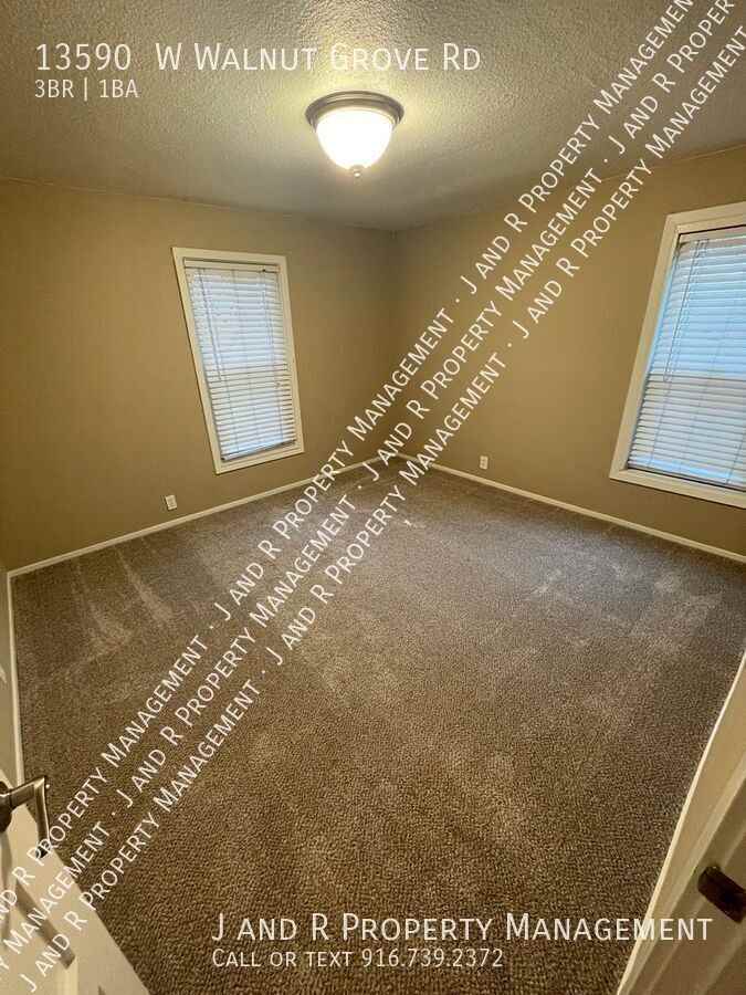 13590 W Walnut Grove Rd - Photo 7 of 16