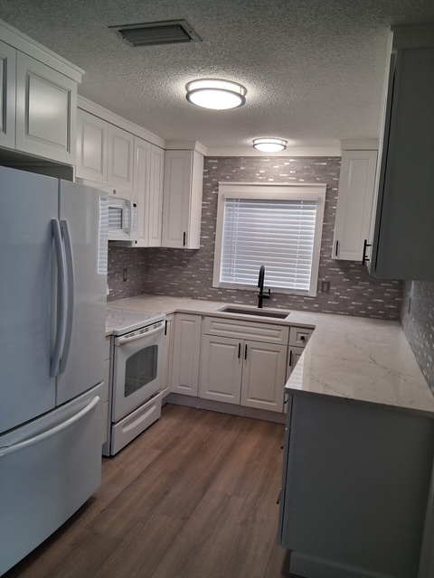 308 Banana St - Photo 4 of 7