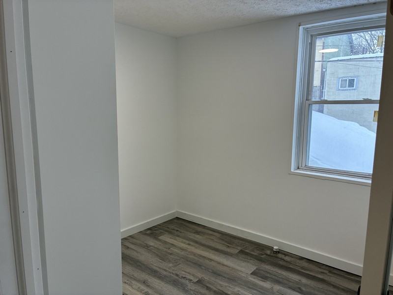 110 E Madison Ave #B - Photo 4 of 5