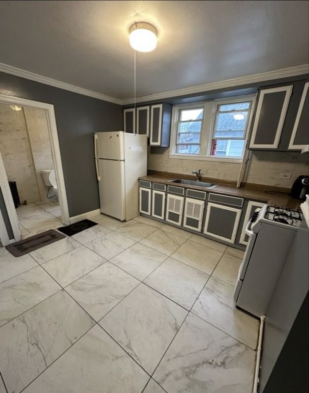 296 Tolland St #2R - Photo 5 of 17