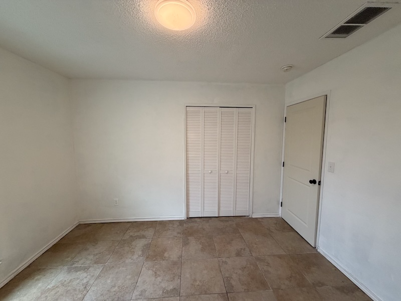 2910 Golden Meadow Dr - Photo 2 of 5