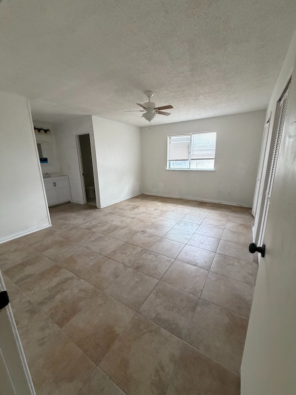 2910 Golden Meadow Dr - Photo 4 of 5