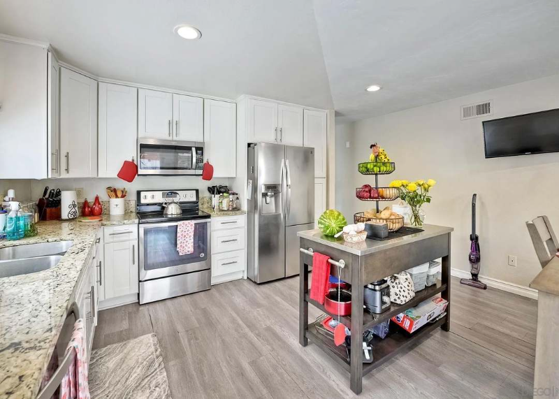 1322 Carnell Ct - Photo 7 of 9