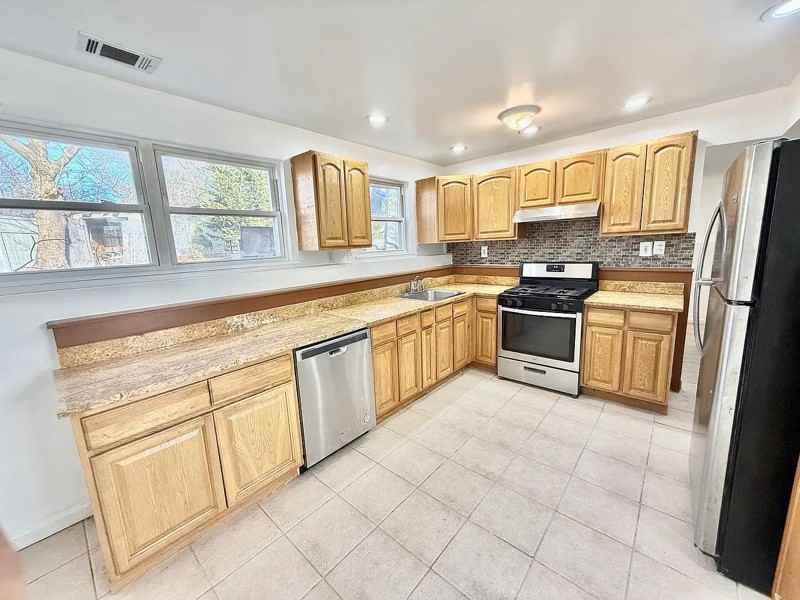 6 Citadel Ct - Photo 2 of 15