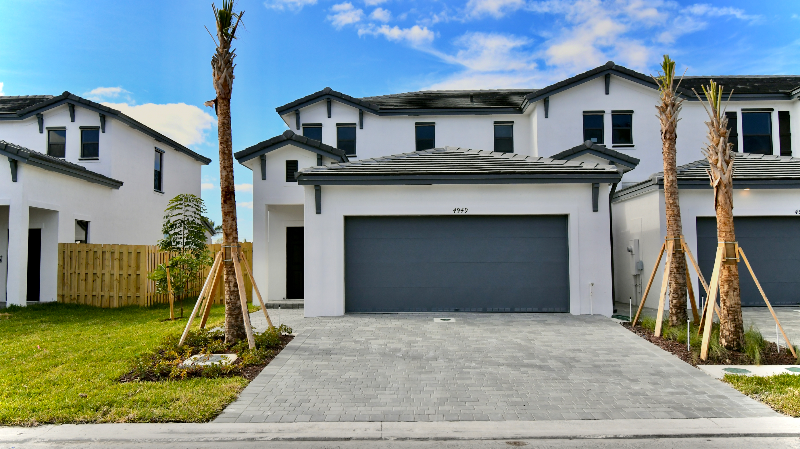 4949 Peacock Way - Photo 2 of 17