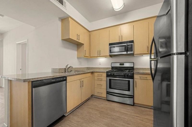 91601 5251N Vineland Ave ,North Hollywood Ca - Photo 4 of 5