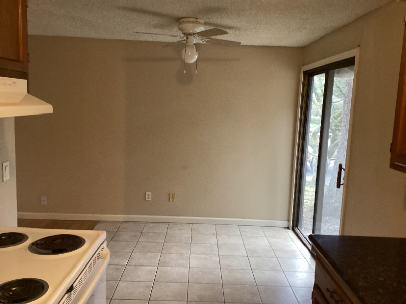 3515 Ne View Ave - Photo 3 of 12