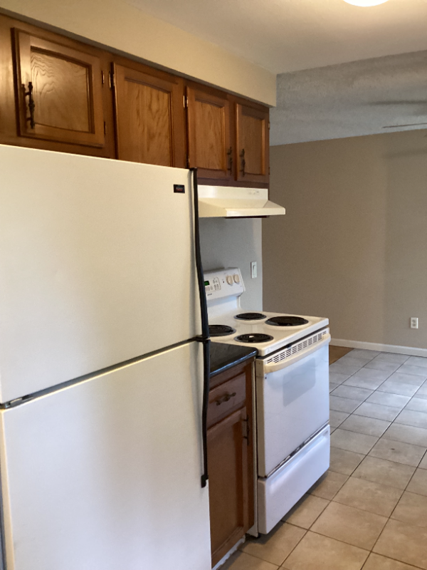 3515 Ne View Ave - Photo 5 of 12