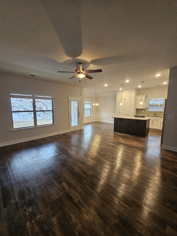 107 Cypress Hollow Trl - Photo 2 of 8