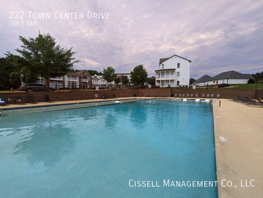 222 Town Center Dr - Photo 7 of 25