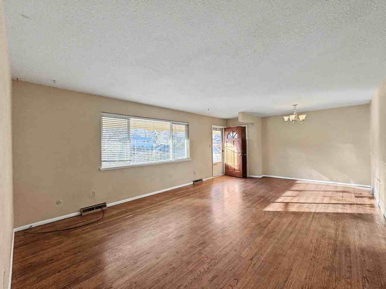 2235 Clarkson Dr - Photo 4 of 24