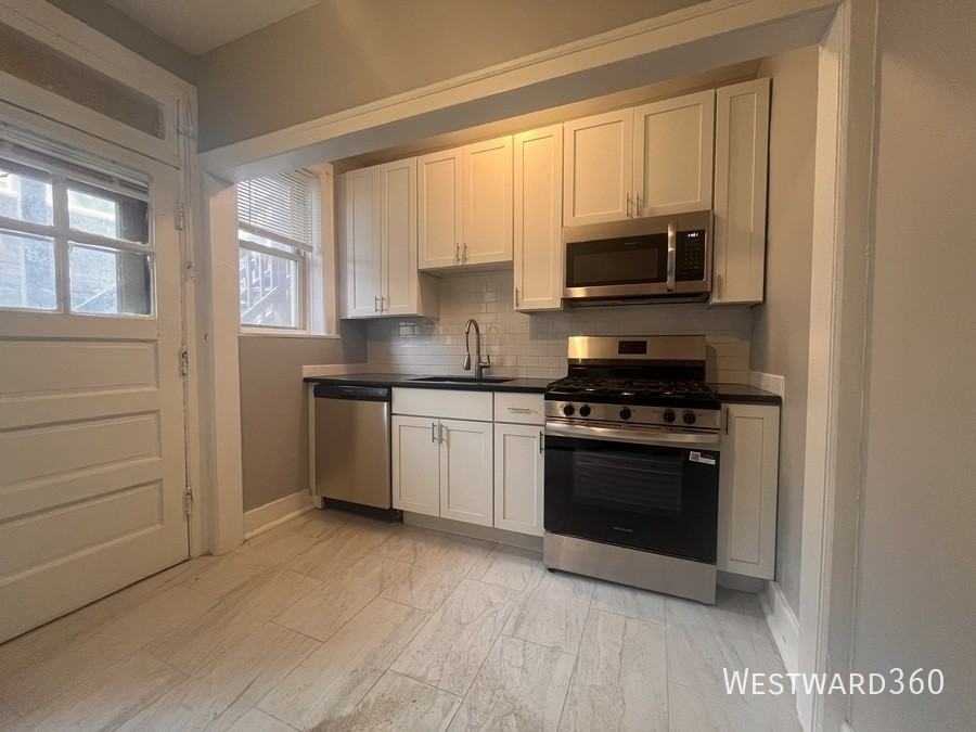 1624 W Sherwin Ave #2N - Photo 3 of 15